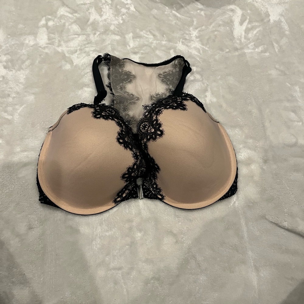 Victoria's Secret Black and Cream Lace Bra